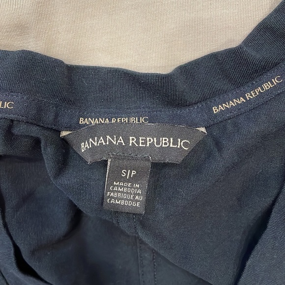 Banana Republic T Shirt - Picture 2 of 2